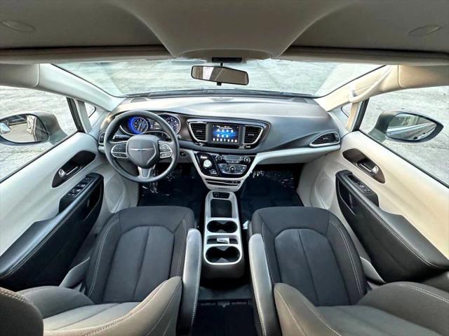2020 Chrysler Voyager LX