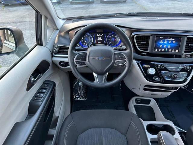 2020 Chrysler Voyager LX