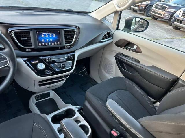 2020 Chrysler Voyager LX