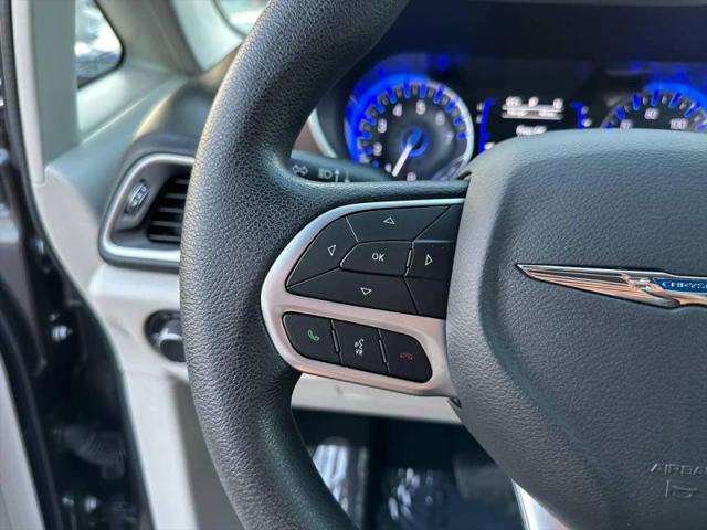 2020 Chrysler Voyager LX