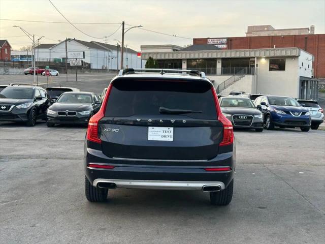2016 Volvo XC90 T6 Momentum