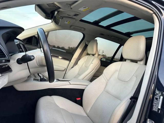 2016 Volvo XC90 T6 Momentum