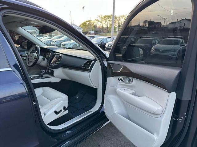 2016 Volvo XC90 T6 Momentum