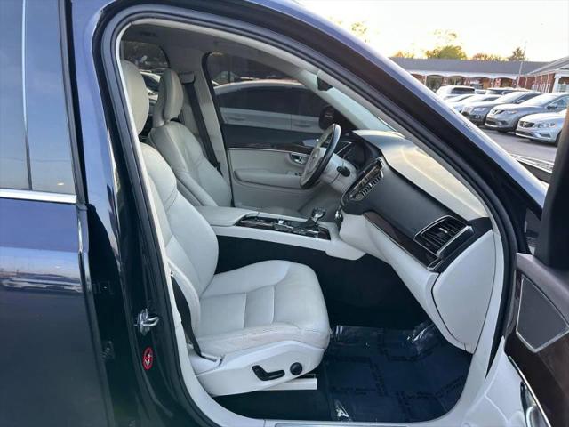 2016 Volvo XC90 T6 Momentum