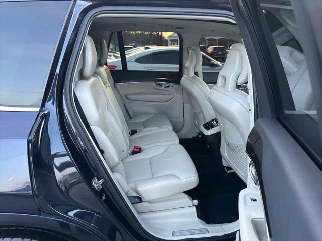 2016 Volvo XC90 T6 Momentum
