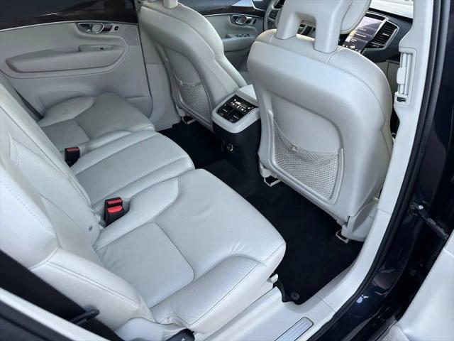 2016 Volvo XC90 T6 Momentum