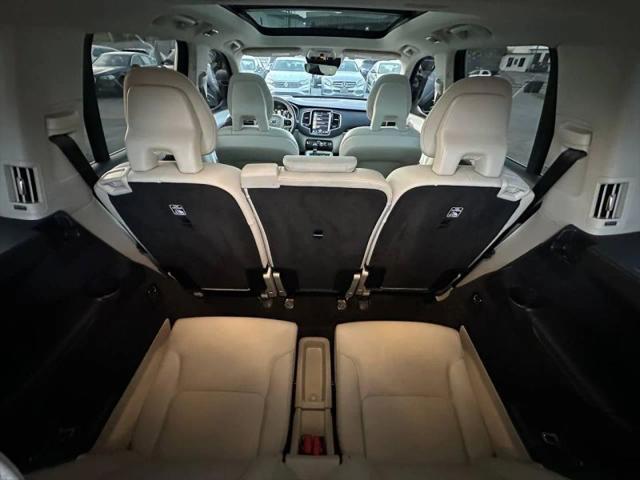 2016 Volvo XC90 T6 Momentum