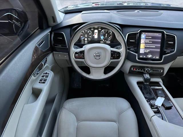 2016 Volvo XC90 T6 Momentum