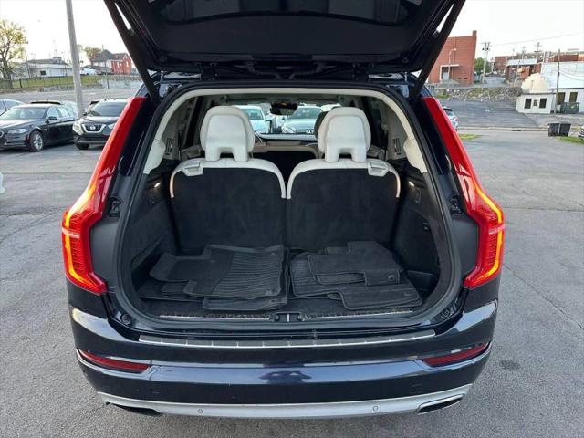 2016 Volvo XC90 T6 Momentum