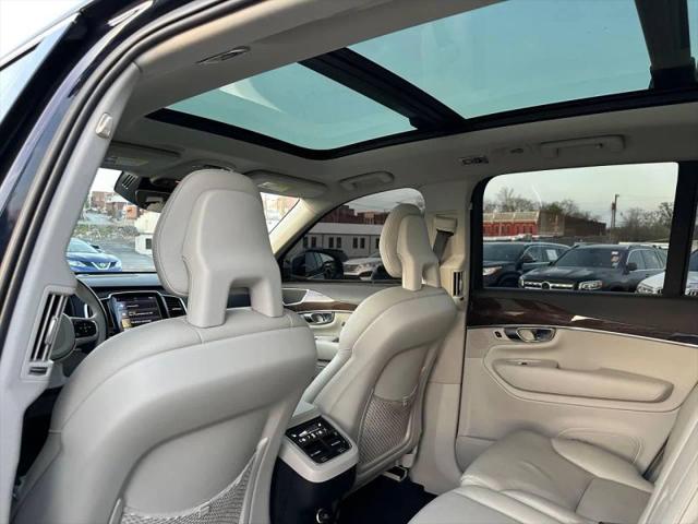 2016 Volvo XC90 T6 Momentum