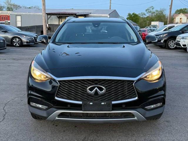 2017 INFINITI QX30 Premium
