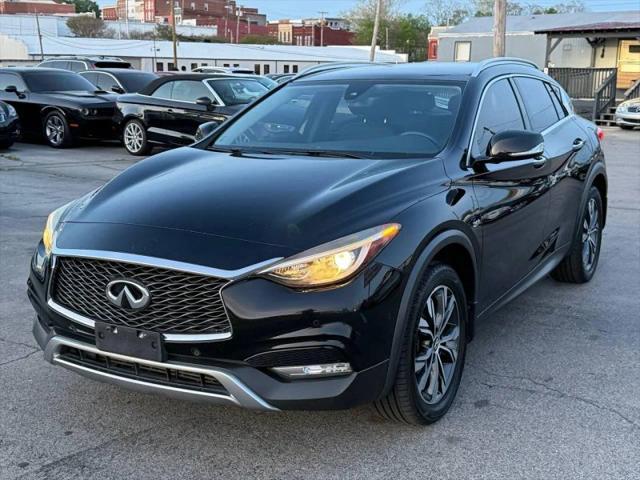 2017 INFINITI QX30 Premium