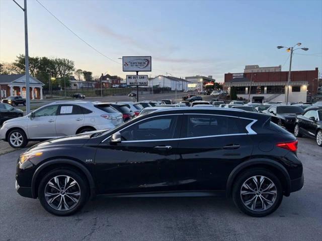 2017 INFINITI QX30 Premium