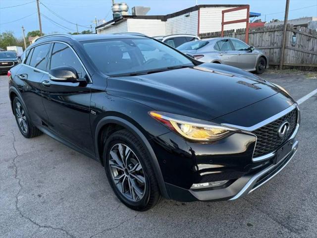 2017 INFINITI QX30 Premium