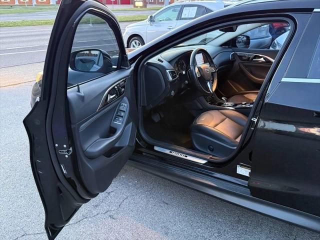 2017 INFINITI QX30 Premium