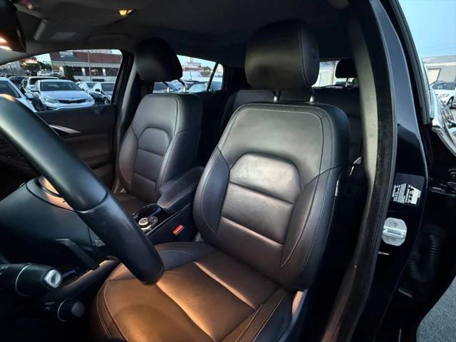 2017 INFINITI QX30 Premium