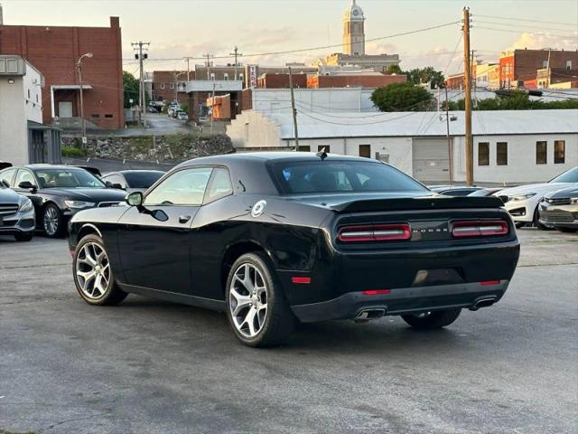 2016 Dodge Challenger SXT Plus
