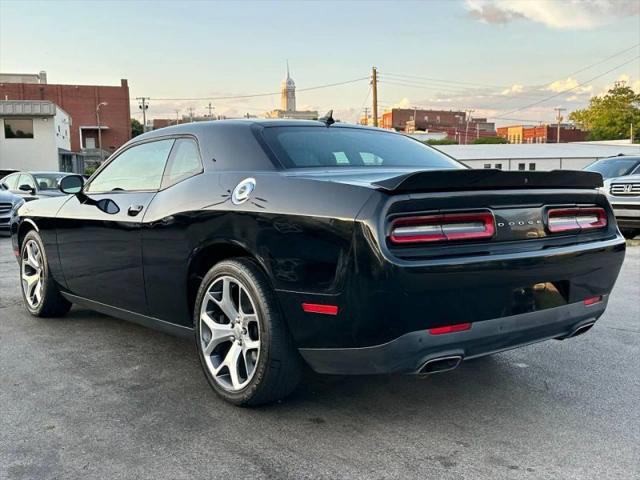 2016 Dodge Challenger SXT Plus