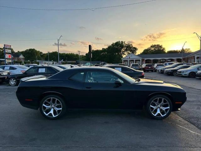 2016 Dodge Challenger SXT Plus
