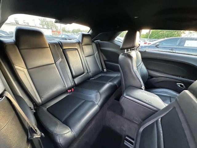 2016 Dodge Challenger SXT Plus