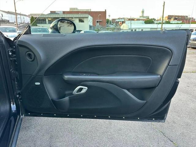 2016 Dodge Challenger SXT Plus
