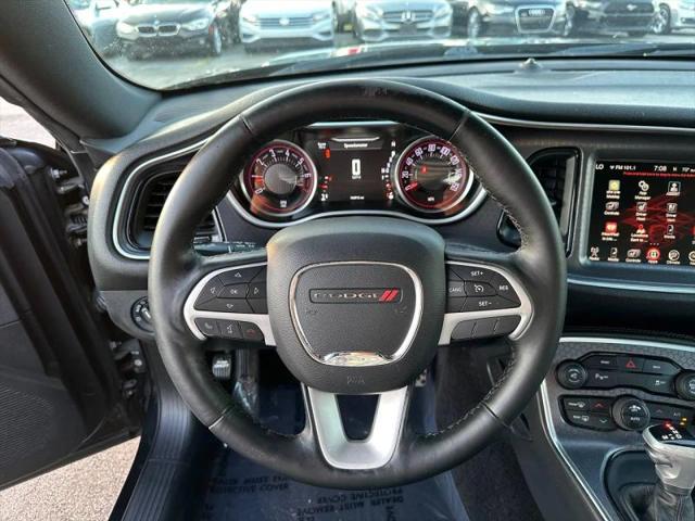 2016 Dodge Challenger SXT Plus
