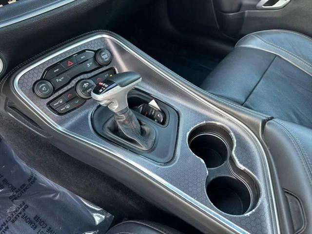 2016 Dodge Challenger SXT Plus