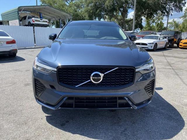 2024 Volvo XC60 B5 Core Dark Theme
