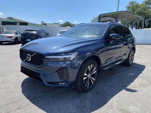 2024 Volvo XC60 B5 Core Dark Theme