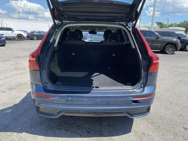 2024 Volvo XC60 B5 Core Dark Theme