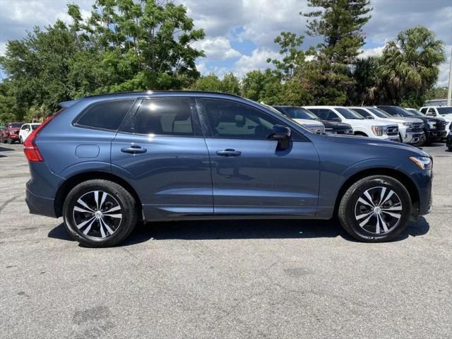 2024 Volvo XC60 B5 Core Dark Theme