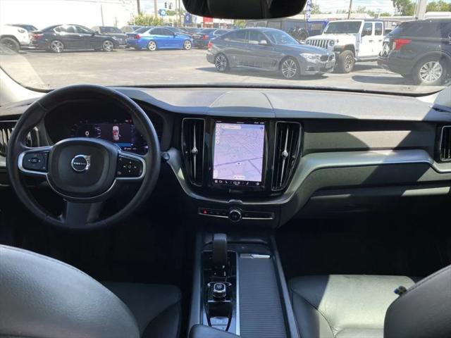 2024 Volvo XC60 B5 Core Dark Theme