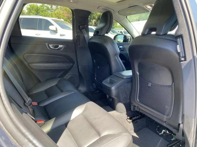 2024 Volvo XC60 B5 Core Dark Theme