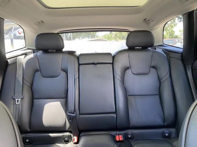 2024 Volvo XC60 B5 Core Dark Theme