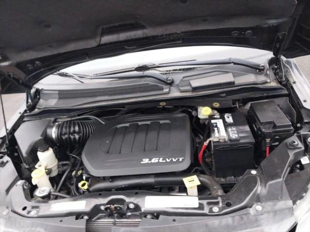 2011 Volkswagen Routan SE