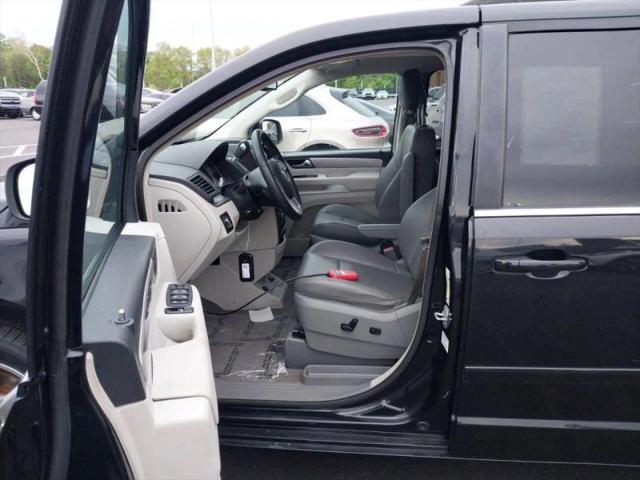 2011 Volkswagen Routan SE