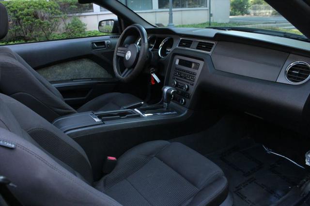 2012 Ford Mustang V6