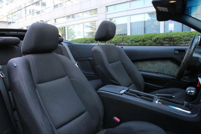 2012 Ford Mustang V6