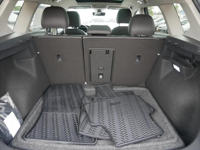 2026 Volkswagen Taos SE Black