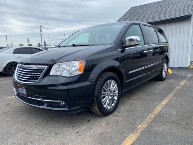 2015 Chrysler Town & Country Touring-L