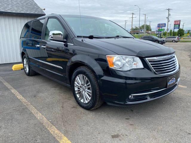 2015 Chrysler Town & Country Touring-L