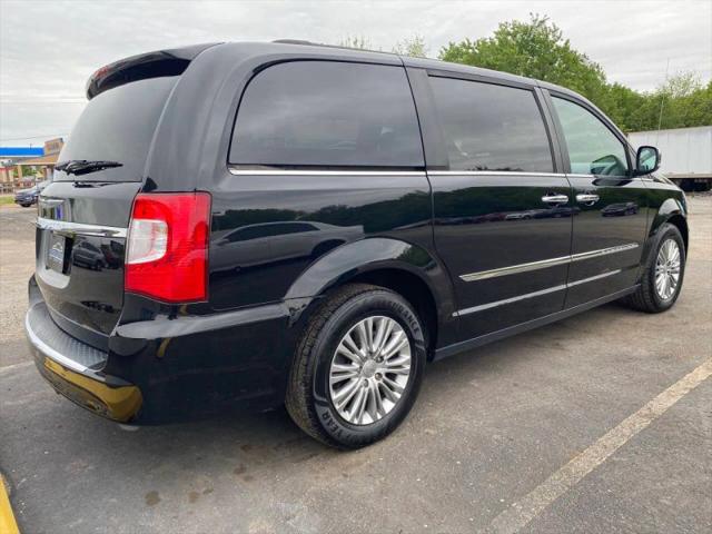 2015 Chrysler Town & Country Touring-L