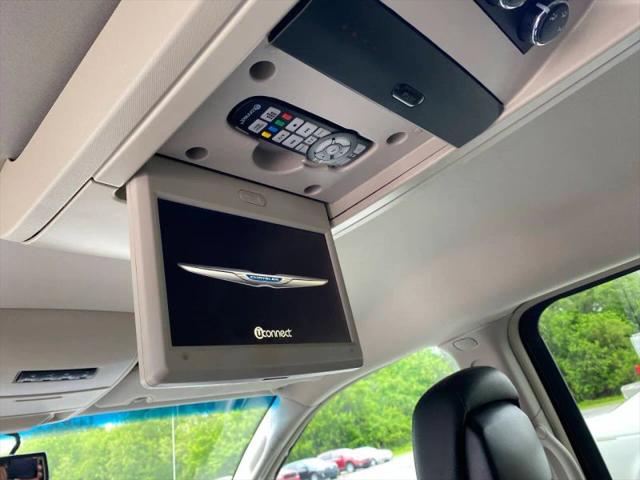 2015 Chrysler Town & Country Touring-L