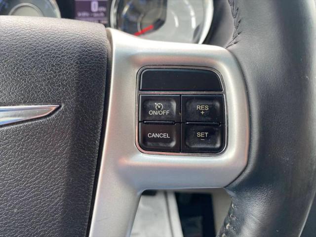 2015 Chrysler Town & Country Touring-L