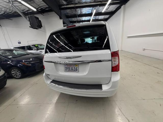 2014 Chrysler Town & Country Touring