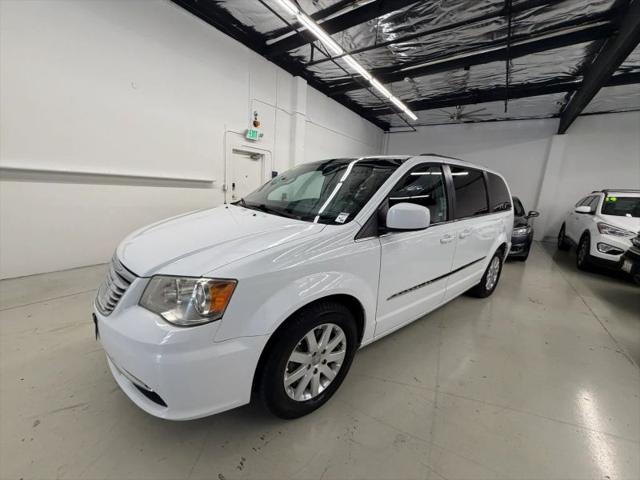 2014 Chrysler Town & Country Touring