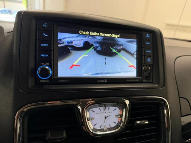 2014 Chrysler Town & Country Touring