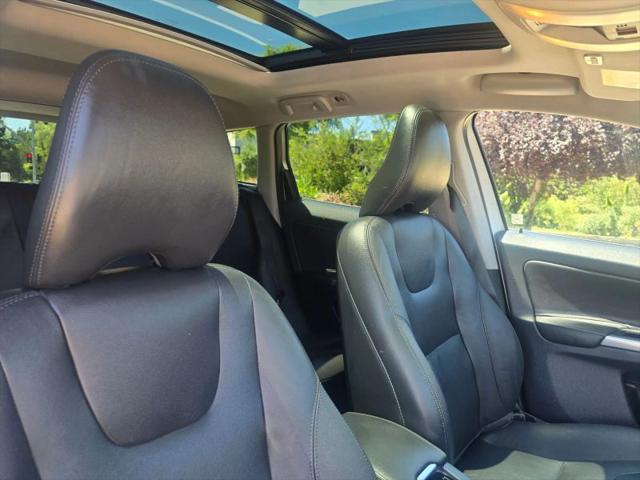 2016 Volvo XC60 T5 Drive-E Premier