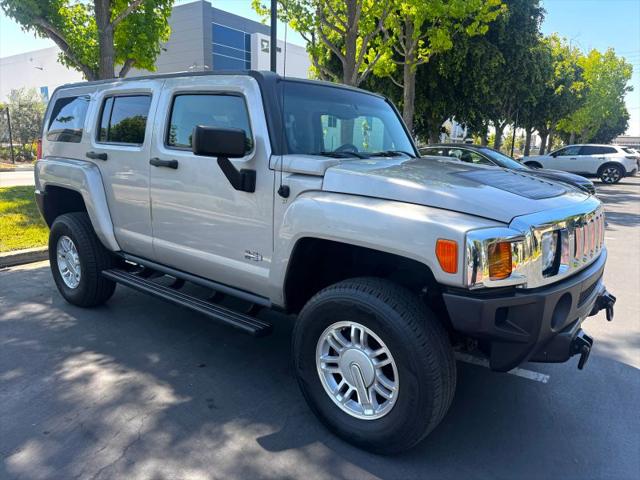 2006 HUMMER H3 Base