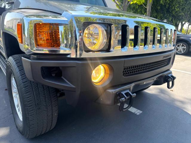 2006 HUMMER H3 Base